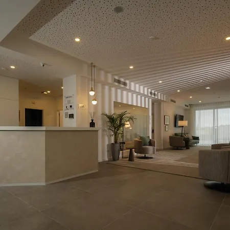 Apartahotel Alto Do 4*